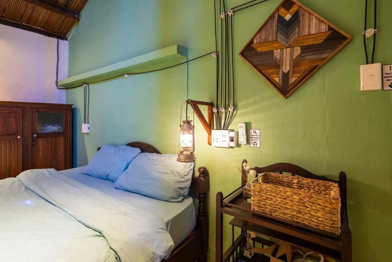 Little Nap Homestay Хойан