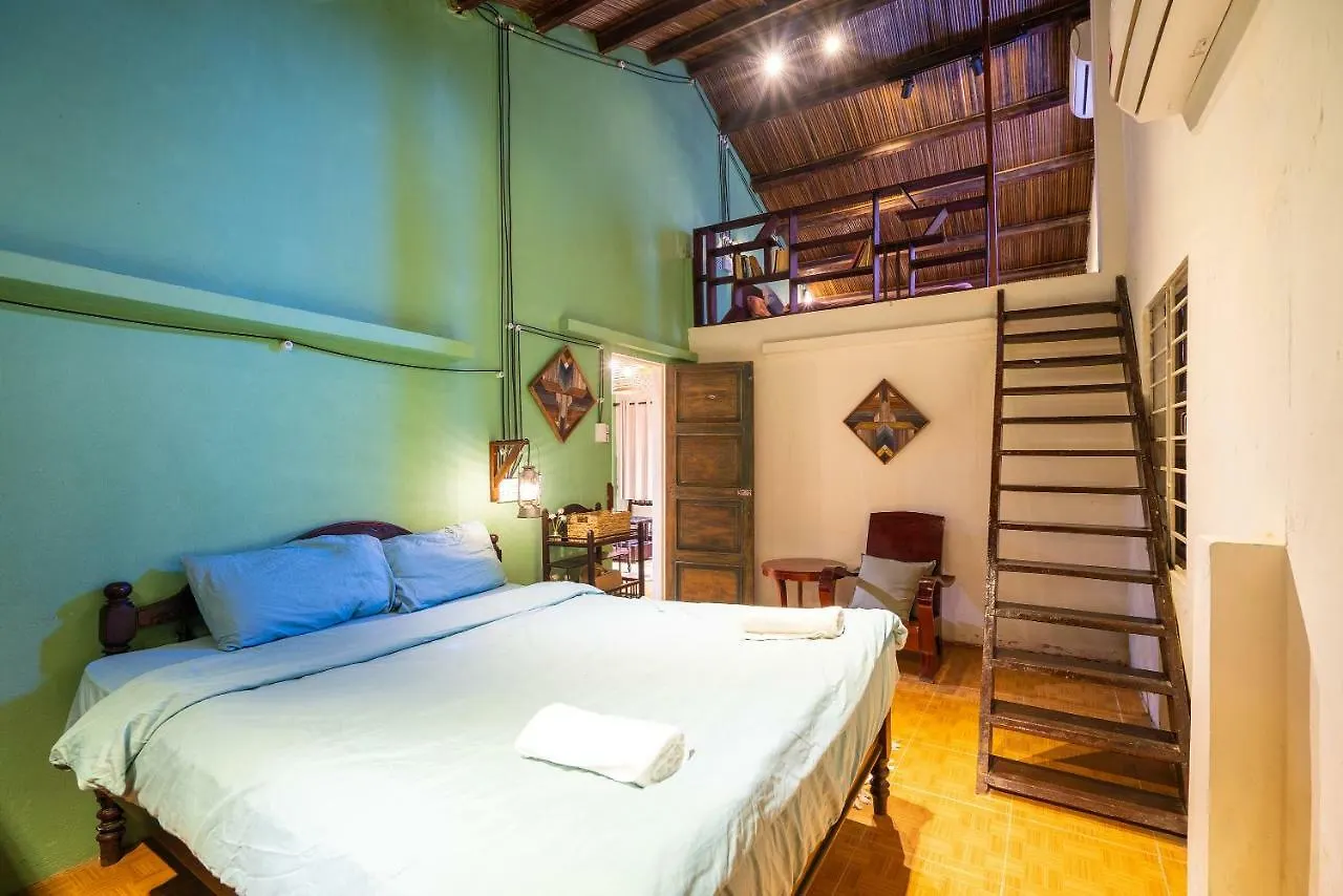 Little Nap Homestay Хойан