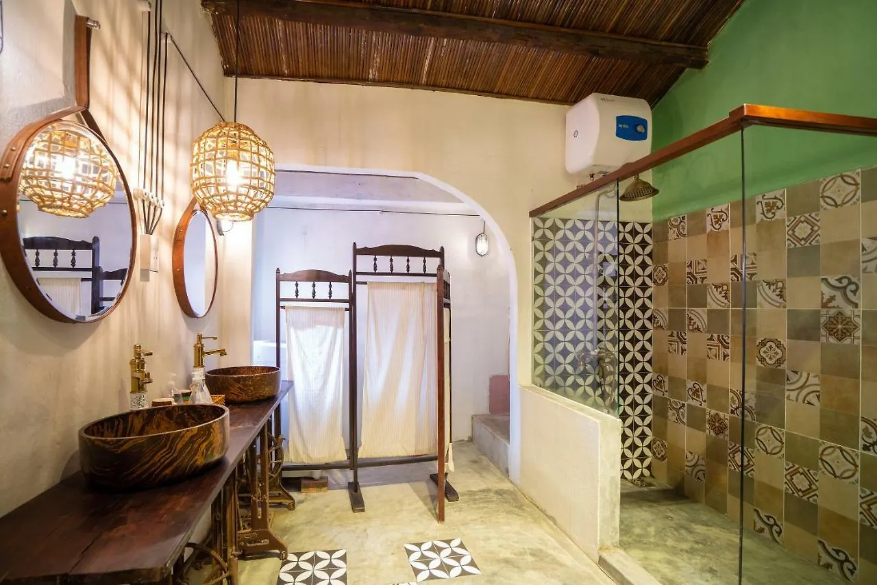Little Nap Homestay Хойан